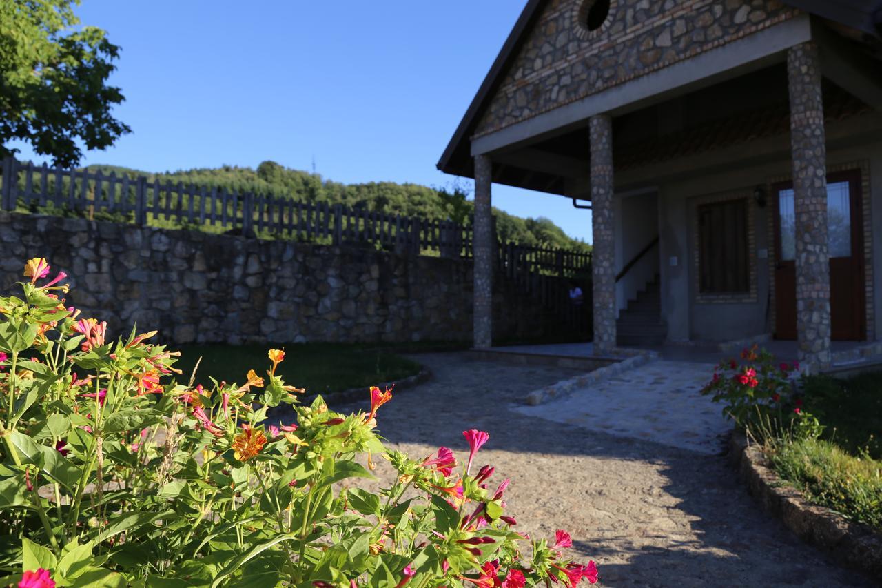 Agriturismo Pirara Sant'Angelo  Bagian luar foto